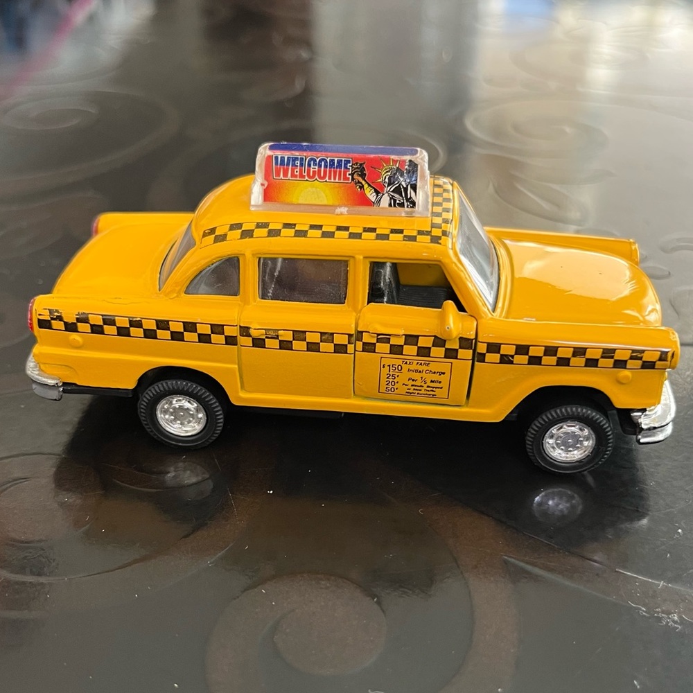 Road Champs New York City Yellow Taxi Cab